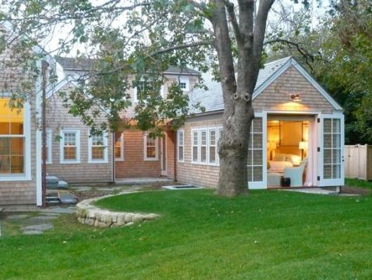 (Private Residence in East Dennis, MA: Architecture by Reed Morrison Architect; Built by C.H. 牛顿建筑商) 